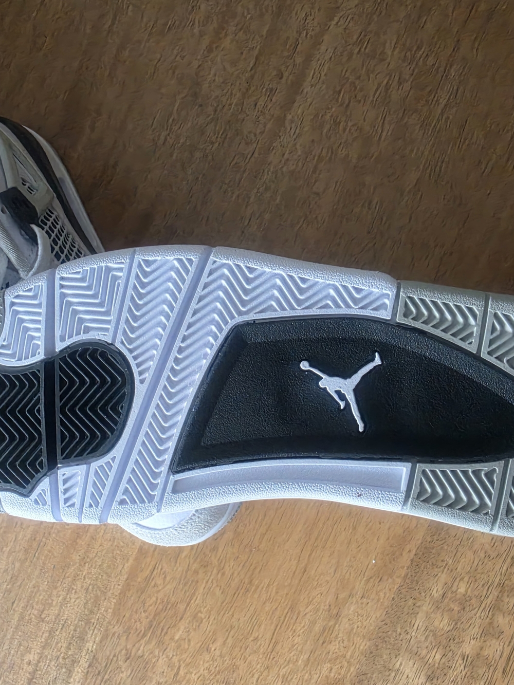 Nike Air Jordan 4 Retro "Military Black - Picture 4 of 7